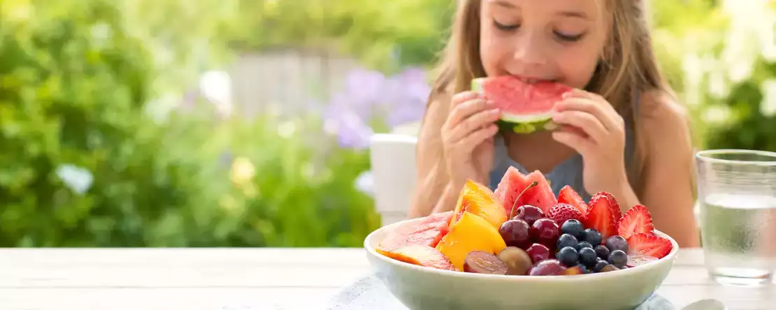Sommarfrukter som lugnar barnen: lätta, söta och uppfriskande alternativ