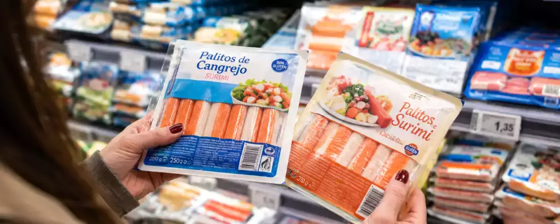 Krabbpinnarna innehåller ingen krabba: hur man väljer en surimi som är värd att köpa