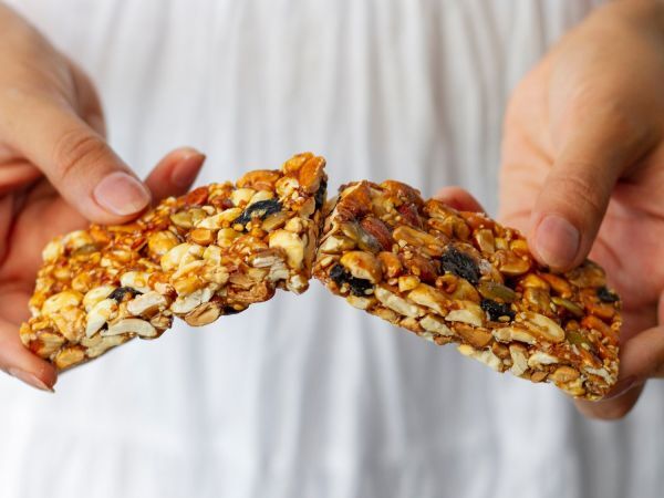 Ska du satsa på proteinbars? Vad de verkligen ger (och vad de döljer)