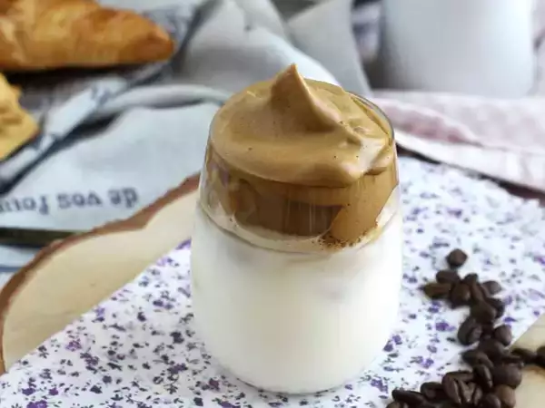 Kalla bryggkaffe recept för sommaren: från frappuccino till affogato, enkla och originella idéer