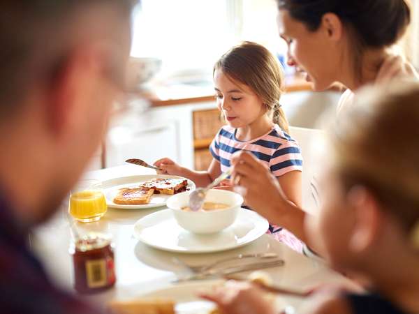 Varför det kan förändra allt för din matsmältning att vänta i 20 minuter innan frukost