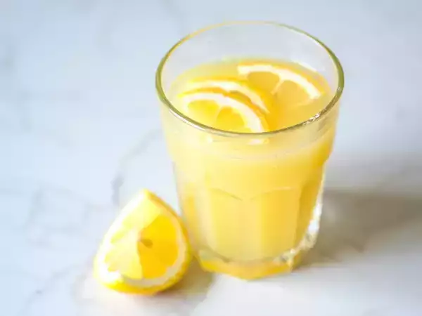 Blir man verkligen smal av att dricka citronsaft på tom mage? Myt eller verklighet?