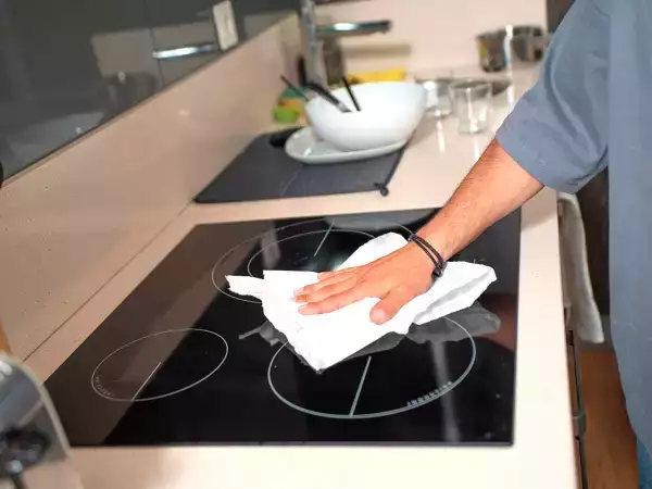Mina kokplattor verkade vara bortom räddning tills jag testade den här metoden utan att skrubba