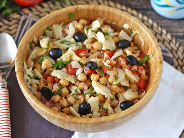 Den här kikärtssalladen är allt du behöver under varma dagar: uppfriskande, snabb och supernäringsrik