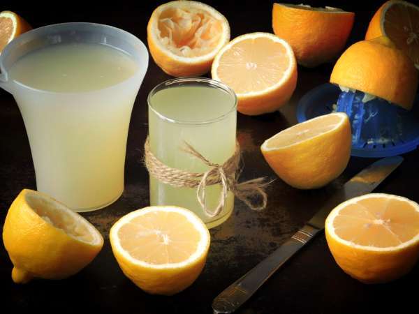 Citronsaft direkt efter uppvaknandet: en dietist avslöjar om det verkligen är nyttigt