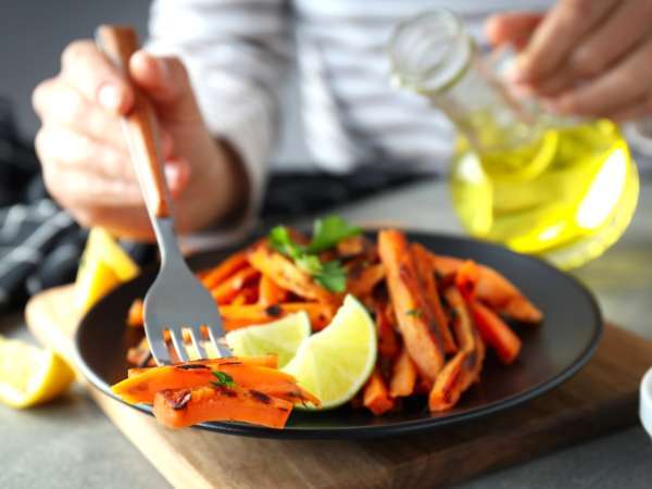 Klassiska pommes frites eller sötpotatis? Expert avgör äntligen vilken av de två som är nyttigast