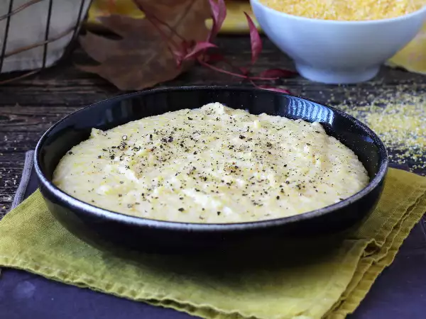 Hemligheten bakom den perfekta krämiga polentan? Det är inte bara vatten, utan en speciell ingrediens!
