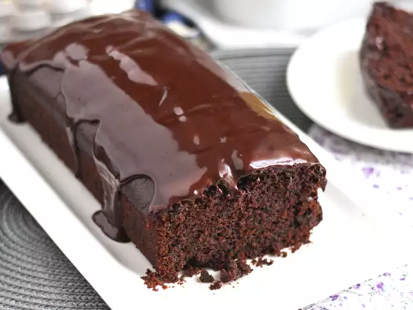 Du kommer aldrig att gissa den hemliga ingrediensen i den här saftiga och fluffiga chokladkakan.