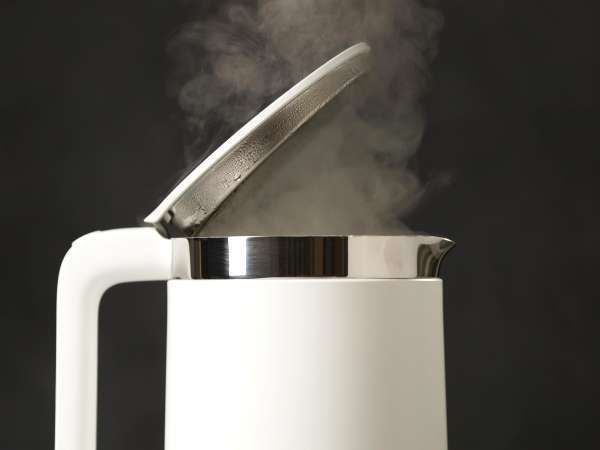 Det oknäckbara knepet för att säga hejdå till kalk i vattenkokaren