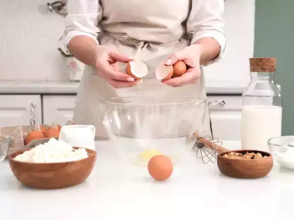 Den säkra metoden för att avgöra om ett ägg är färskt utan att knäcka det