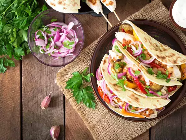 Denna säsongens grönsak ersätter fantastiskt din tortilla för att förbereda mycket lättare wraps