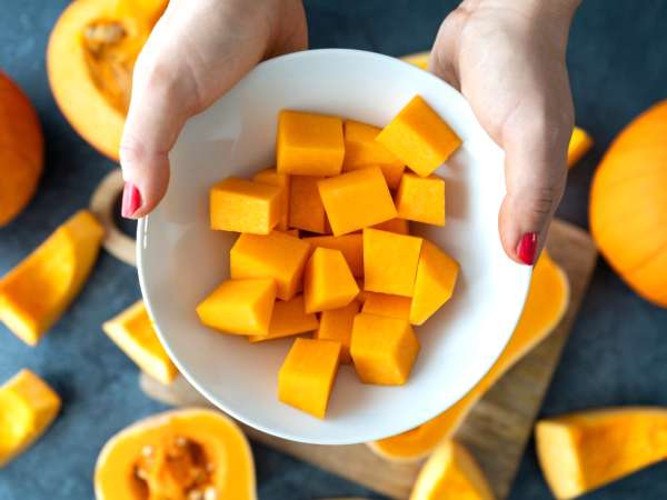 Glöm skalkniven: denna smarta knep för att skära butternutpumpa utan ansträngning tilltalar till och med kockar