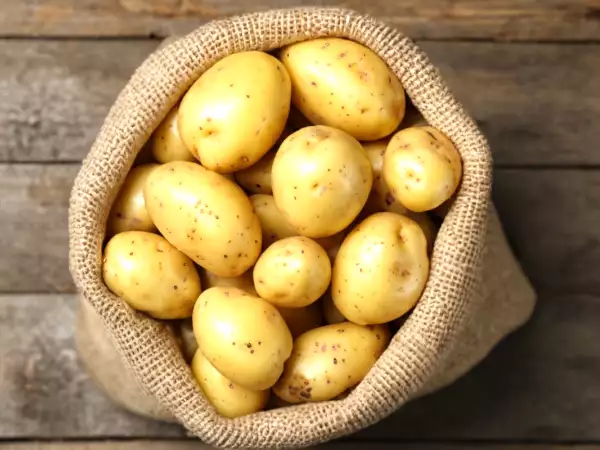 Glid bara ner ett äpple i din potatissäck - så undviks mycket slöseri