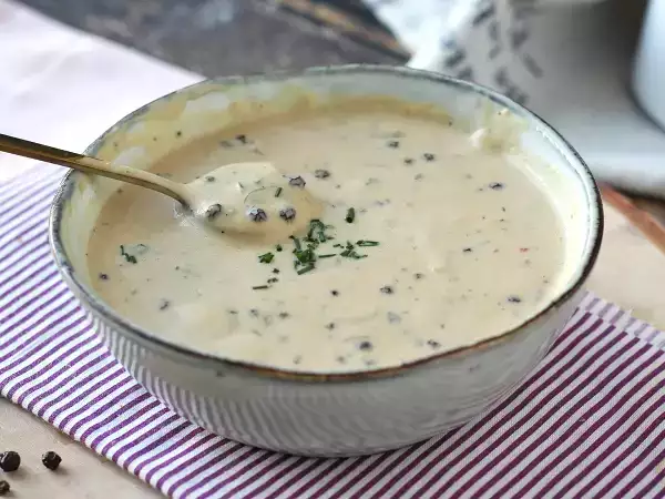 Den här såsen passar perfekt till ditt röda julkött.