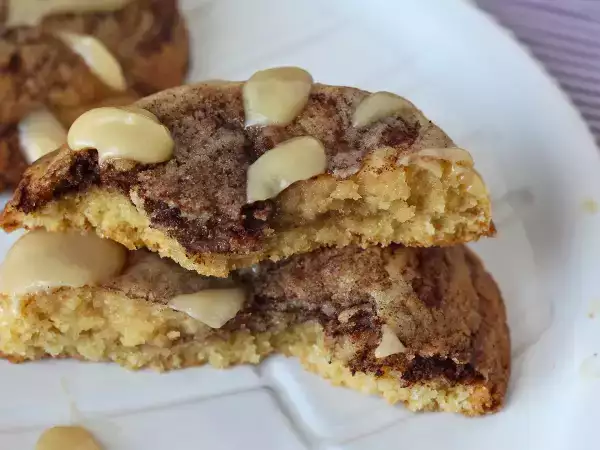 Smaken av kanelbullar i ett paket med kakor? Den här kombinationen är för god för att ignorera