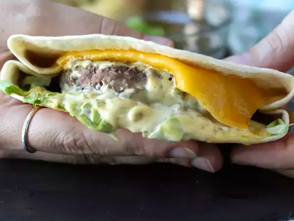Denna wrap smakar precis som en Big Mac... och den är klar på bara några minuter!