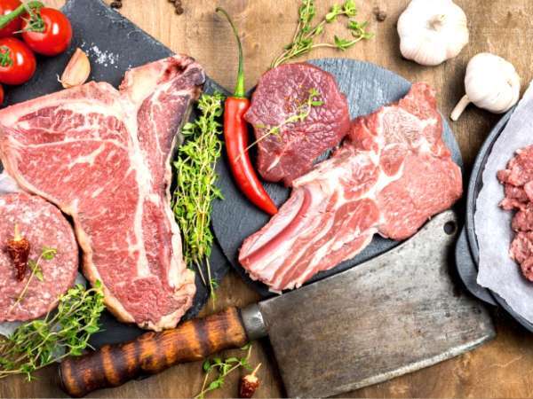 Varför kött alltid ska tas ut ur kylskåpet före tillagning (och hur länge)