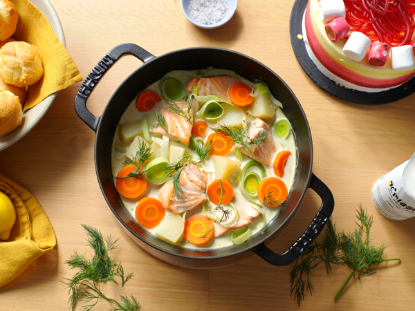 Dagliga menyn, 22 april : En smakfull resa med ostgougères, laxgryta och godistårta