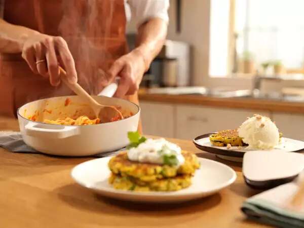 Dagens meny, 23 april: friterade zucchinifritters, bakad tagliatelle och isad nougat