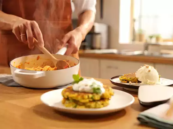 Dagens meny, 23 april: friterade zucchinifritters, bakad tagliatelle och isad nougat