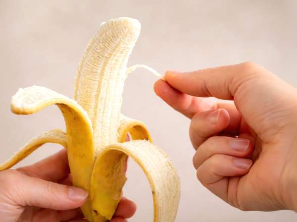 Vad är dessa trådar på bananen och varför dyker de upp hela tiden?