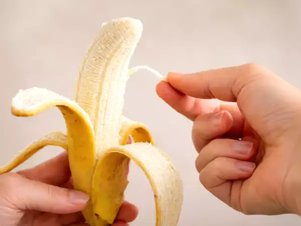 Vad är dessa trådar på bananen och varför dyker de upp hela tiden?