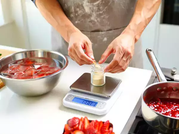 Agar-agar eller gelatin: hur konverterar du utan att förstöra dina desserter?