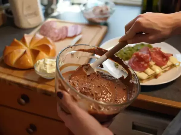 Dagens meny, 8 maj: Festliga förrätter, smakrik huvudrätt och en överraskande dessert