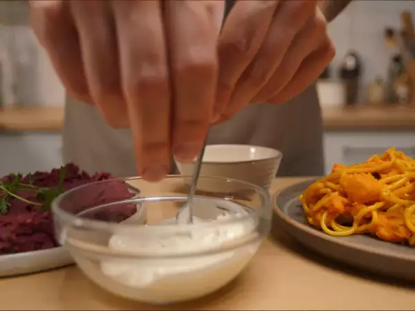 Dagens meny, 19 maj: en smakfull resa med auberginekaviar, pasta och hasselnötskräm