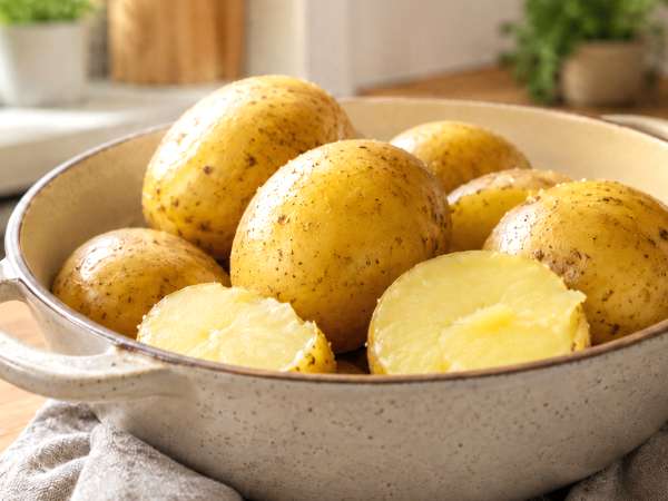 De vanligaste misstagen när du kokar potatis och hur du undviker dem för att säkerställa att de blir helt rätt
