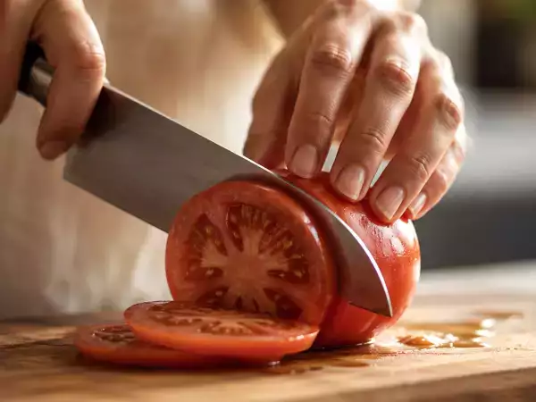 5 ingredienser som kan skada dina knivar utan att du ens vet om det