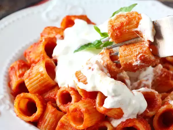 Inte såsen: den sista touchen som förvandlar en enkel tomatpasta till en minnesvärd rätt