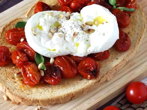 Mozzarella, burrata och stracciatella: de viktigaste skillnaderna och enkla tips för att lyfta dina recept