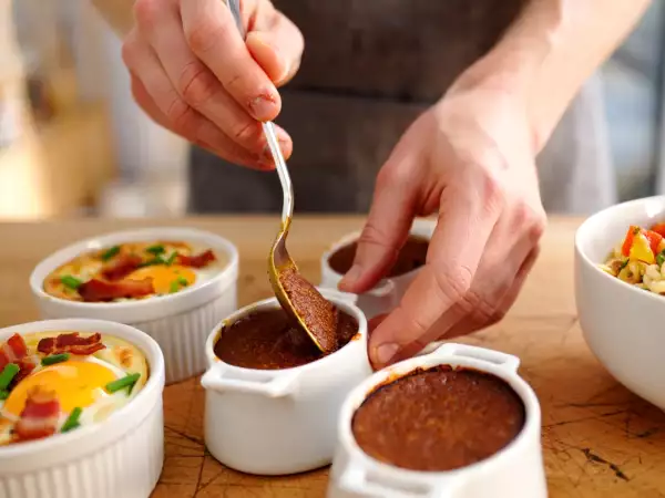 Dagens meny, 30 juni: läckra ägg cocotte, enkel pasta med tonfisk och superenkel valnötskaka