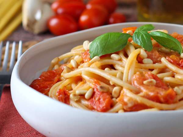 Har du små tomater i kylen men inga idéer? 24 smarta, fräscha och oemotståndliga recept för att rädda dem direkt!