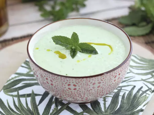 Mer än bara gazpacho: 12 kalla soppor och krämiga soppor för att äta bättre när det är varmt