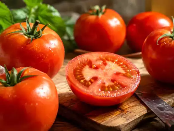 Är tomaten en frukt eller en grönsak? Det tydliga och enkla svaret som sätter punkt för debatten