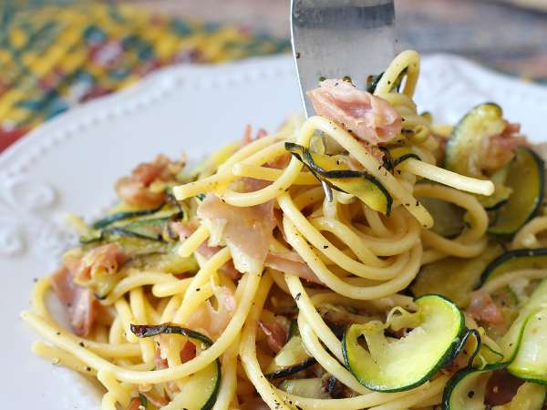 9 pastarätter med zucchini som du måste prova genast: krämiga, snabba och oemotståndliga för sommaren
