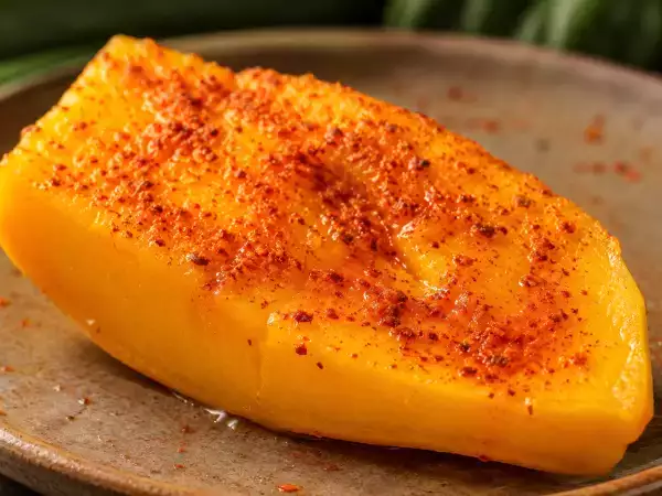 Varför passar salt, citron och kryddor så bra till sommarfrukter?