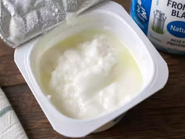 Flyter det vätska på din kvarg? Det betyder inte att den har gått ut