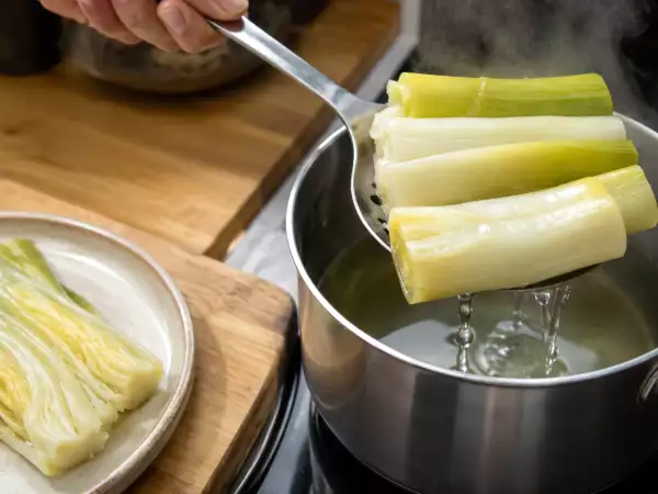 Hur tillagar man purjolök utan att den blir trådig eller vattnig?