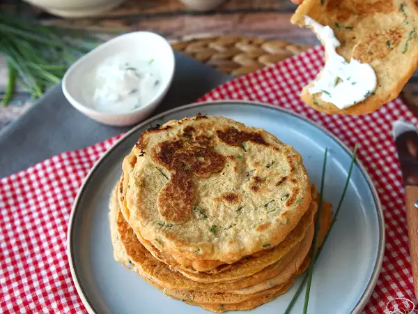 Fluffiga, lätta och proteinrika: de här salta pannkakorna innehåller en ingrediens som överraskar