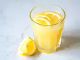 Artiklar: Blir man verkligen smal av att dricka citronsaft på tom mage? Myt eller verklighet?