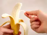 Artiklar: Vad är dessa trådar på bananen och varför dyker de upp hela tiden?