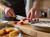 Artiklar: Dagens meny, 11 maj: krämig zucchinisoppa, hemgjorda kycklingnuggets och hallontårta