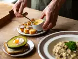 Artiklar: Dagens meny, 13 maj: en smakfull resa med ägg, risotto och spansk dessert