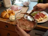 Artiklar: Dagens meny, 8 maj: Festliga förrätter, smakrik huvudrätt och en överraskande dessert