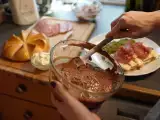 Artiklar: Dagens meny, 8 maj: Festliga förrätter, smakrik huvudrätt och en överraskande dessert