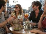 Artiklar: Varför man i Frankrike dricker cocktails före maten och i Spanien efter maten.