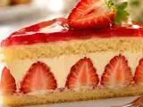 Artiklar: Ikoniska recept med jordgubbar: från pavlova till fraisier för en resa runt världens desserter.